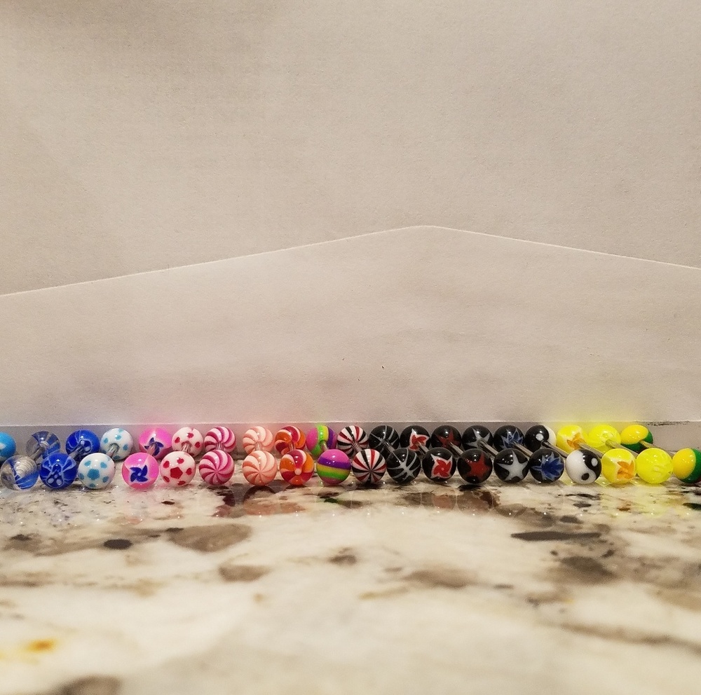 20 piece barbell tounge ring. Never used.